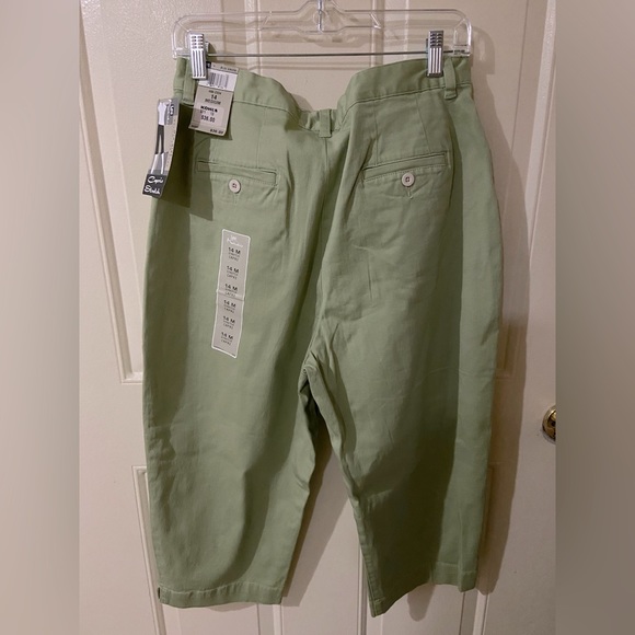 Aloe Green Women’s Stretch Lee Capri Khakis - Picture 5 of 8